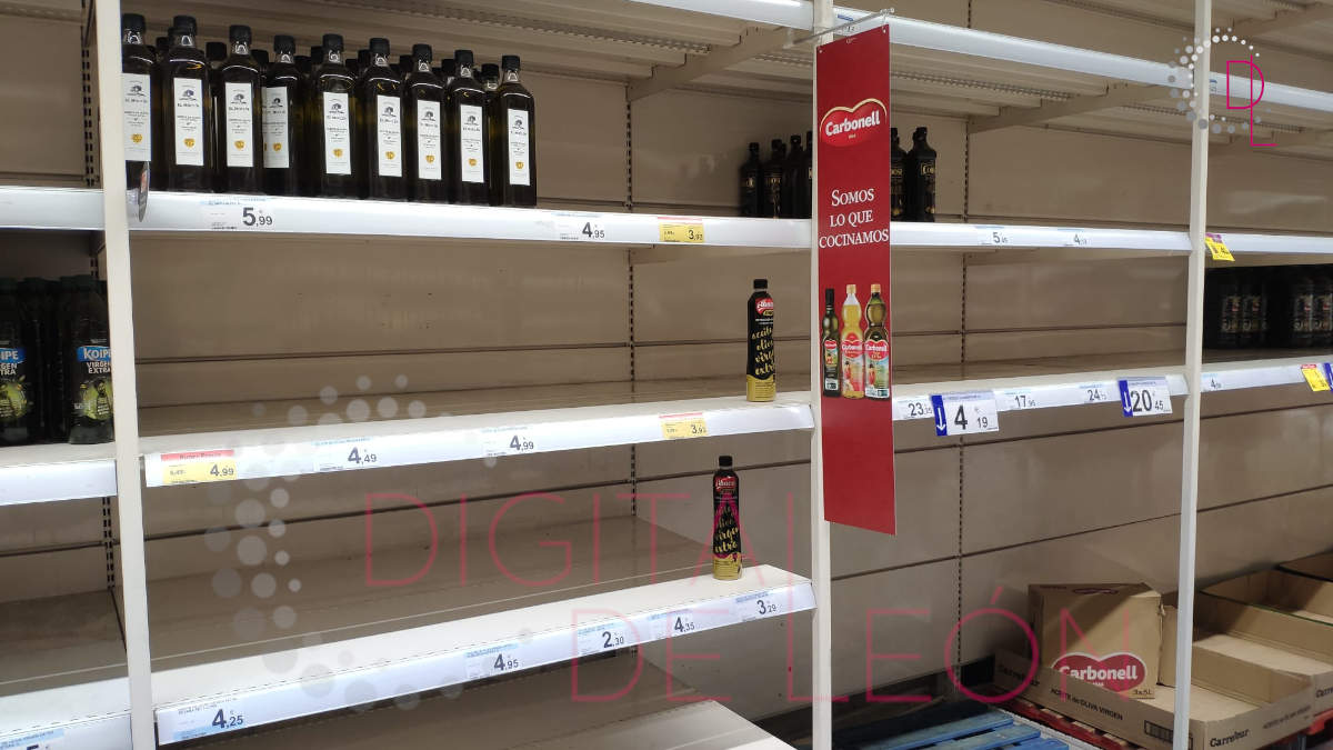 Gran pelea en Carrefour por 4 botellas de aceite de girasol - Digital de León