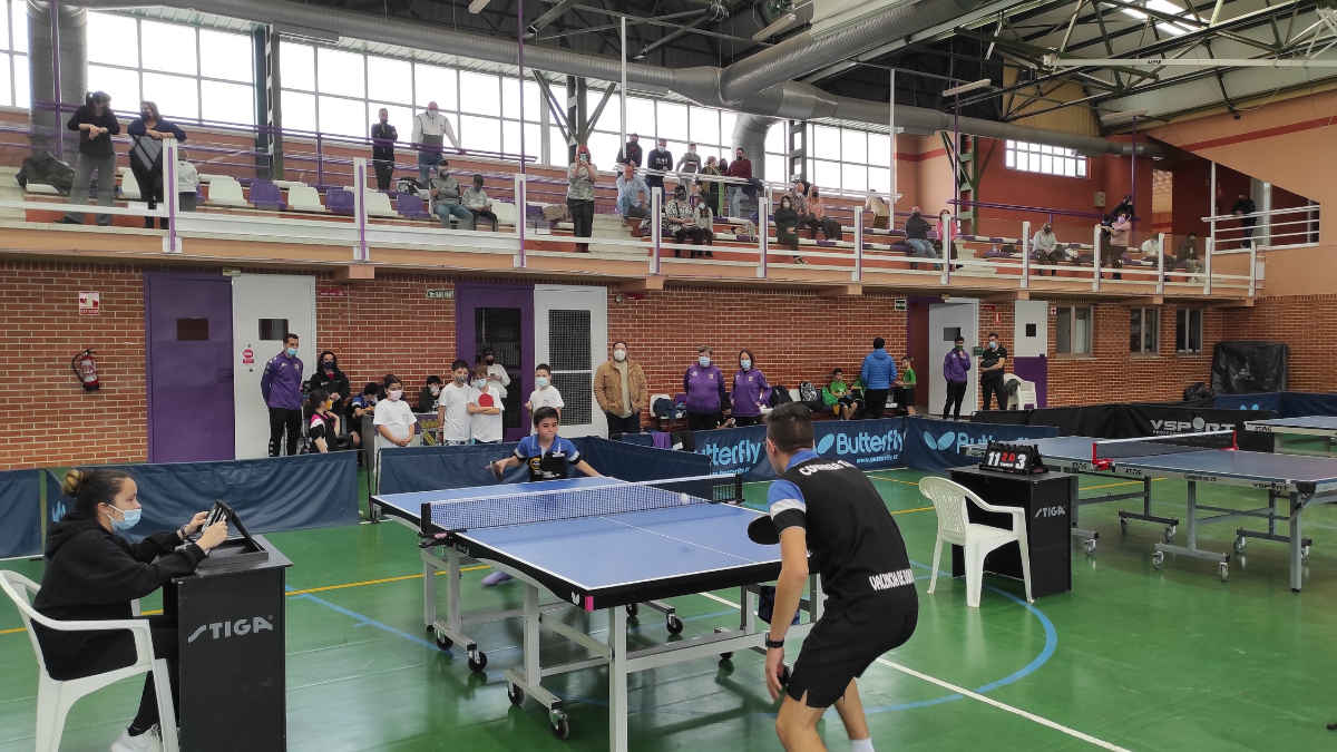 Competición escolar de tenis de mesa en Valencia de Don Juan 5