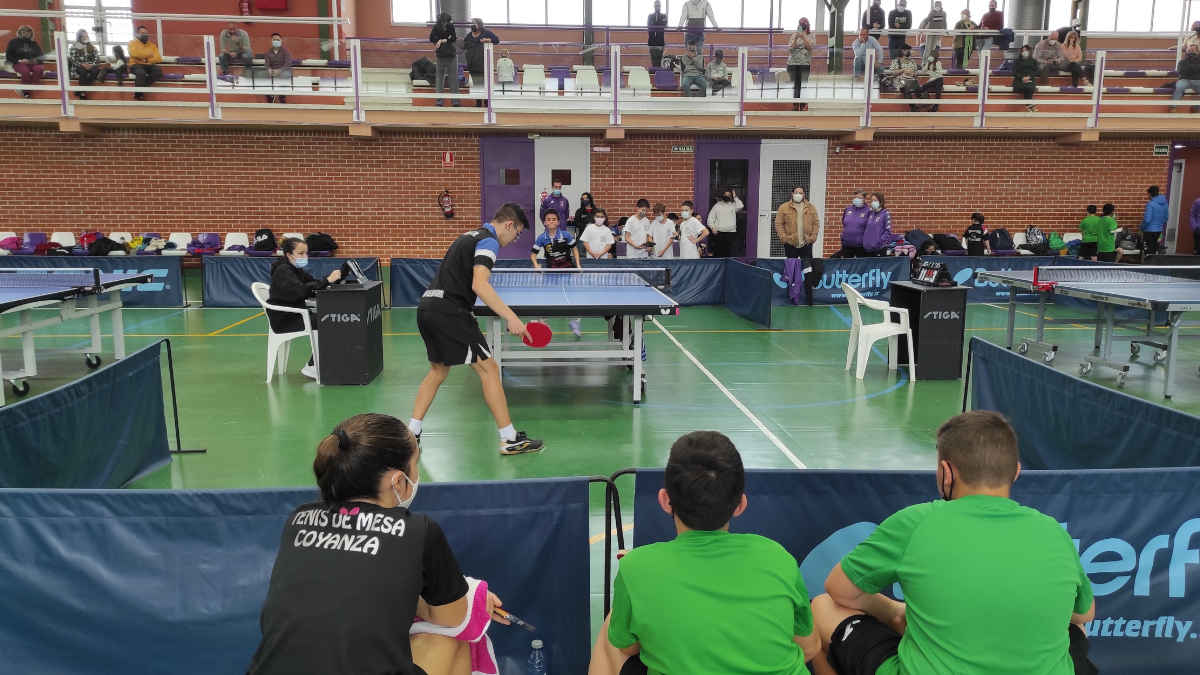 Competición escolar de tenis de mesa en Valencia de Don Juan 7