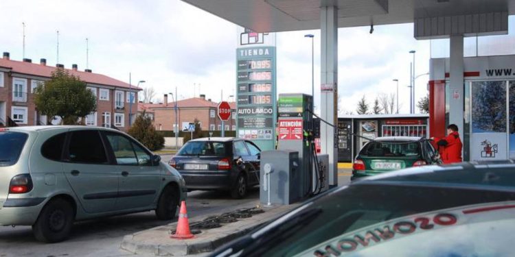 Descuento de 20 cént./L de combustible de parte del Gobierno - Digital de León