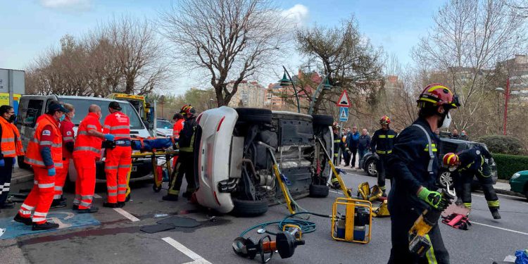 Dos turismos implicados en un choque en el Paseo Salamanca - Digital de León