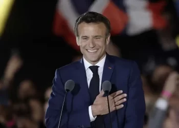 Macron jede de estafo Francia