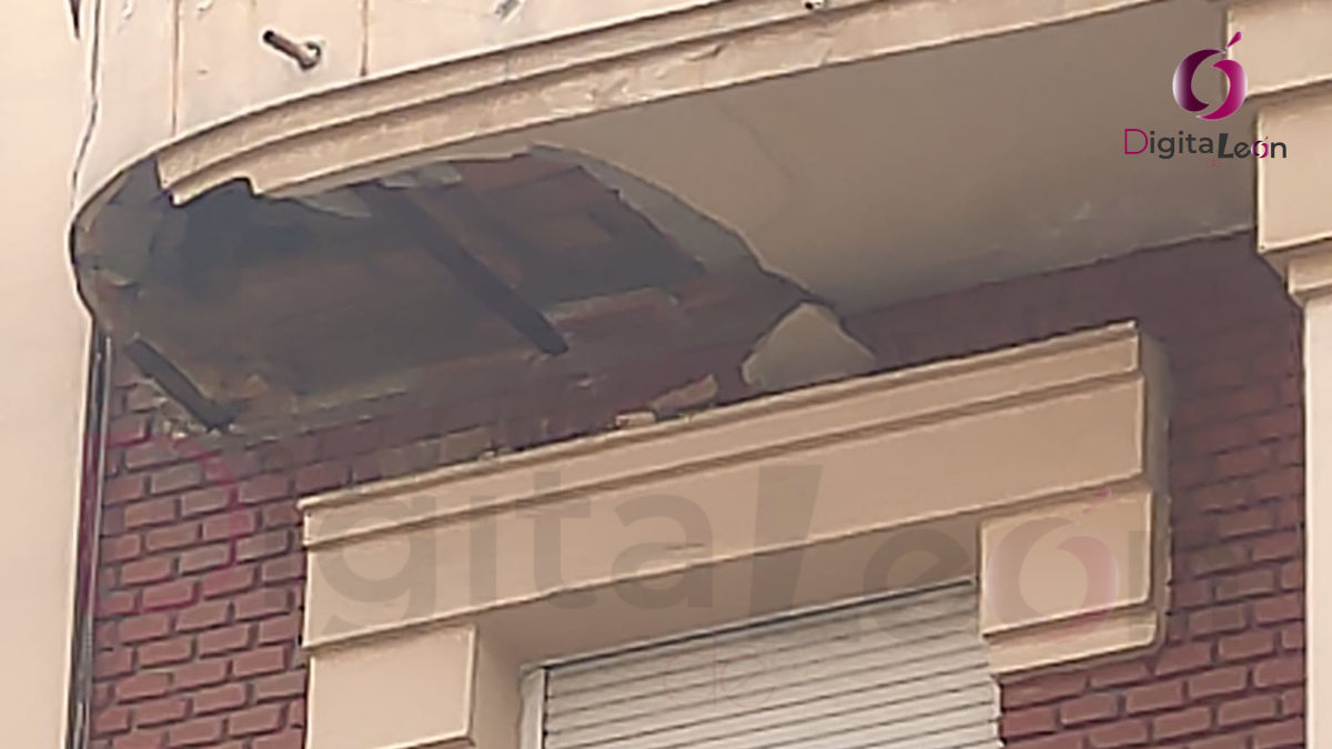 ÚLTIMA HORA | Se derrumba un balcón en Suero de Quiñones 5