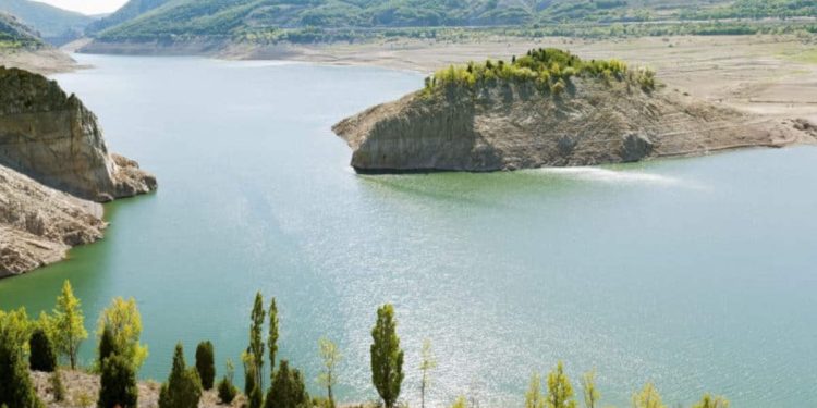 el pantano de barrios de luna