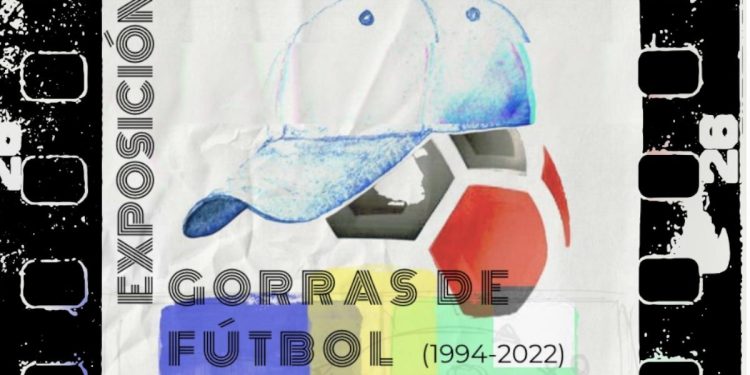 Exposición de gorras de fútbol