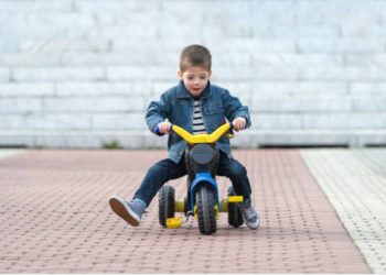 Dos niños se fugan en moto de una guardería - Digital de León