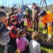 Reforestar en el cole