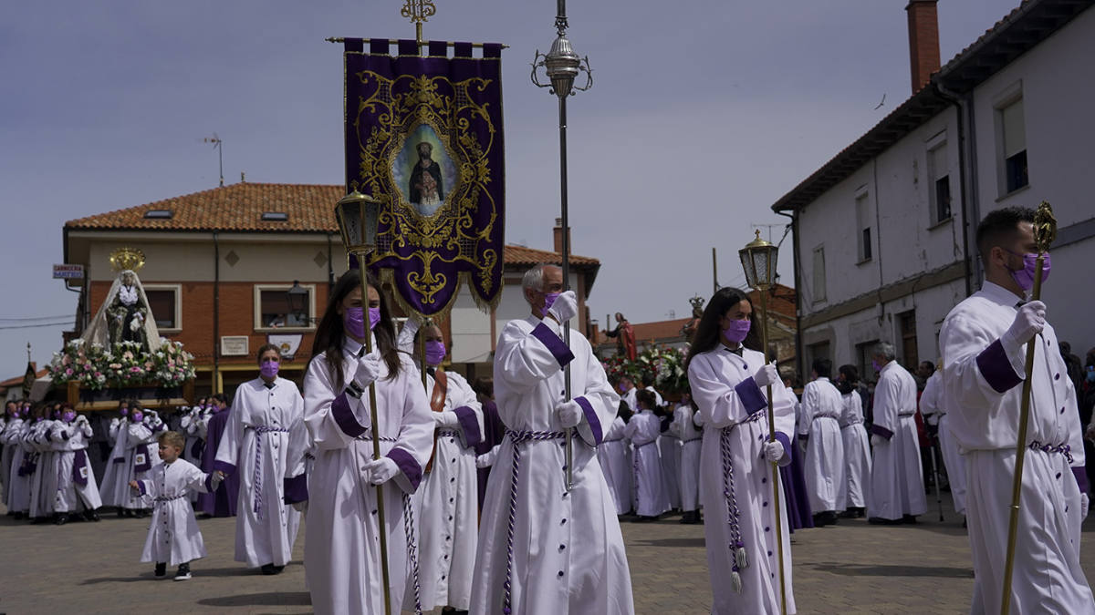 La procesión de este Domingo de Pascua culminó La Pasión de Santa Marina.