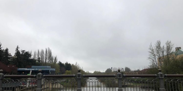 Mal tiempo: lluvia y frío para este Martes Santo 1