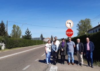 El PSOE pide aceras para la carretera de Caboalles