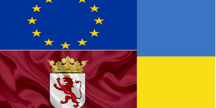 León iza la Bandera de Europa y la de Ucrania - Digital de León