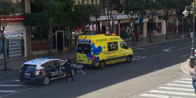 Policía nacional y emergencias en la Gran Vía de San Marcos - Digital de León