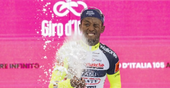 Biniam Girmay se retira del Giro de Italia por culpa del champagne 1