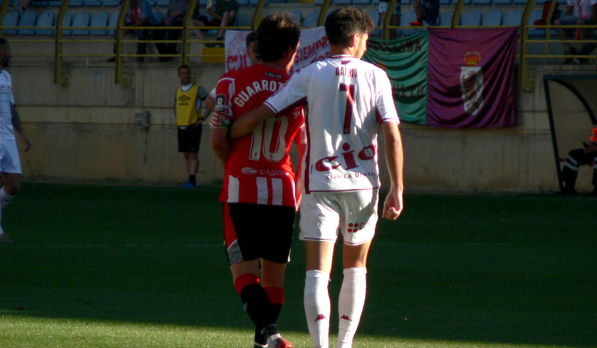 Iker Guarrotxena, villano en la Cultural y héroe en Logroño 2