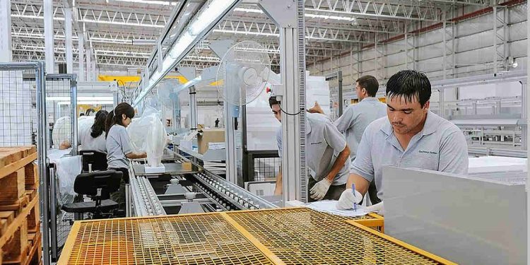 La producción industrial en Castilla y León se estampa - Digital de León
