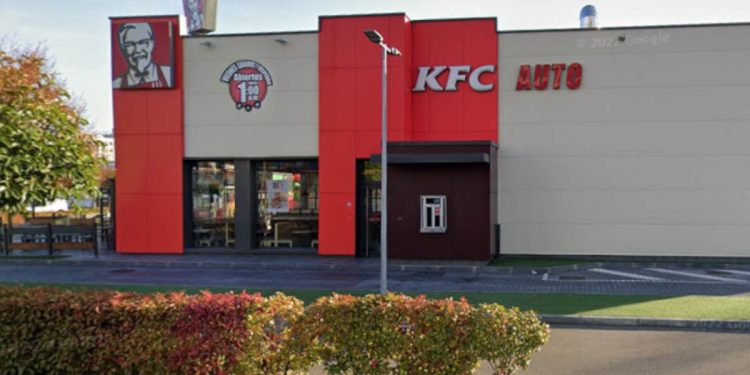Roban 20.000 euros en el KFC de León - Digital de León