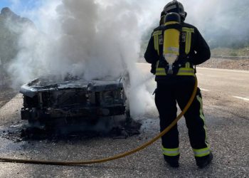 Todoterreno calcinado en Villasimpliz