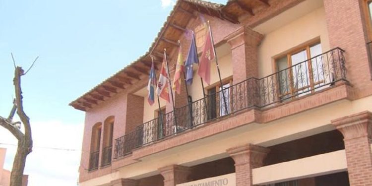 Ayuntamiento de Santa María del Páramo ejecutará la obra que permitirá un espacio multiusos