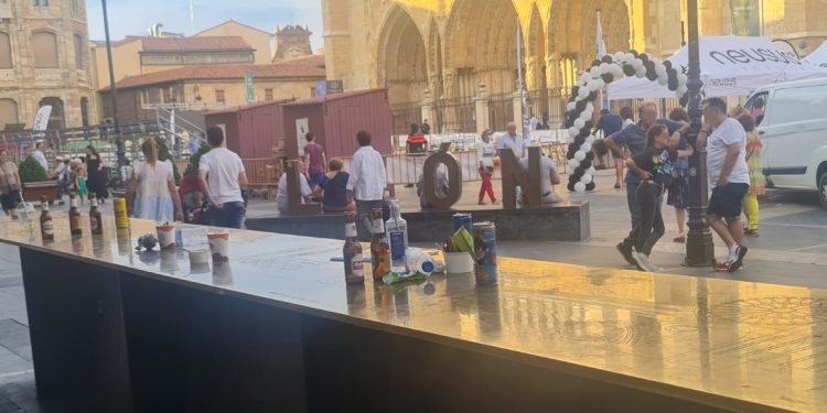 Nueva barra de bar en la plaza de la Catedral