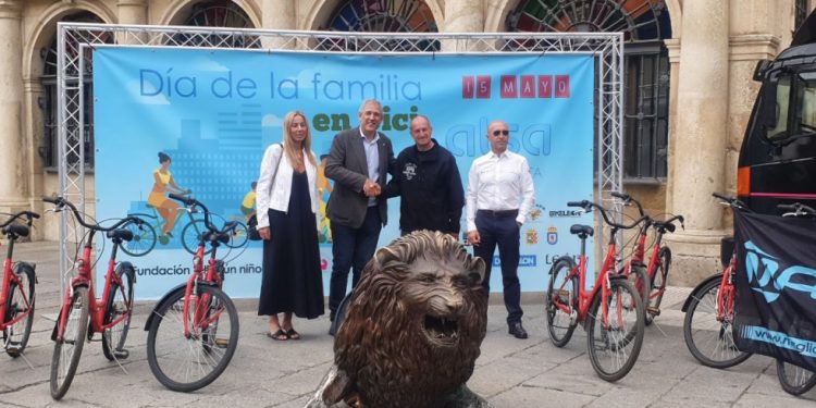 "Ningún niño sin bici" recibe bicicletas del Ayuntamiento