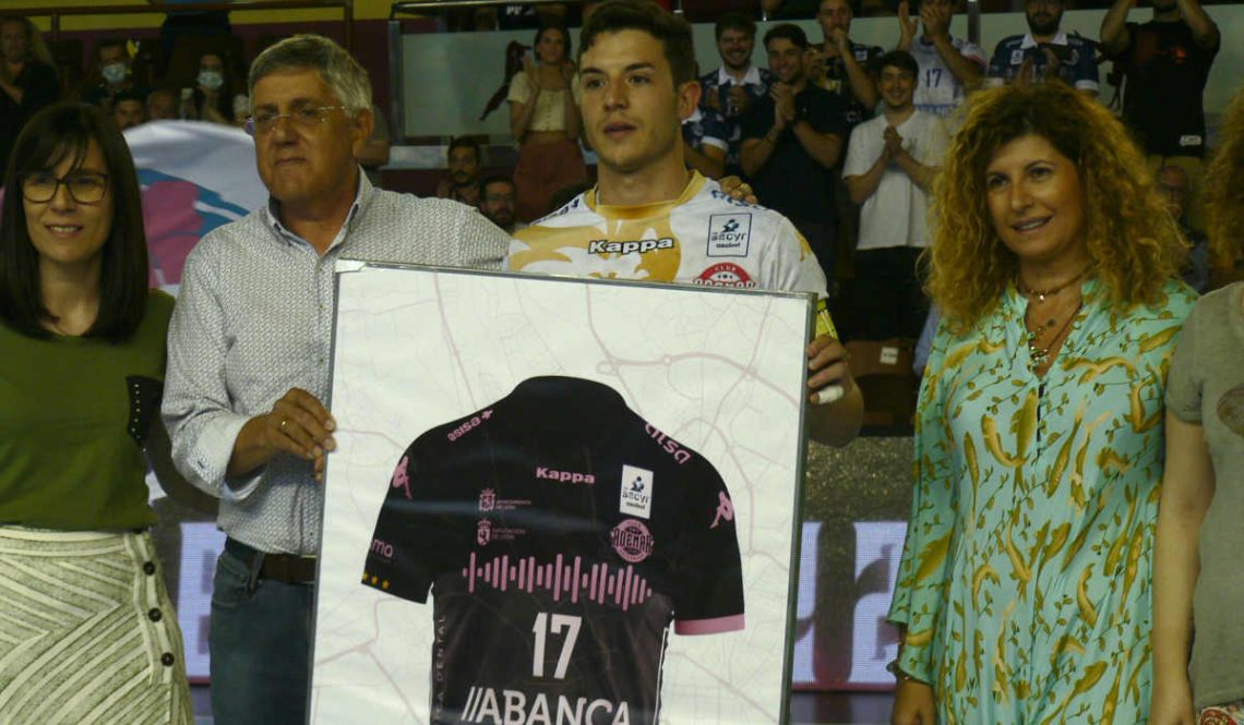 El Abanca Ademar sorprende y presenta su nueva camiseta 1