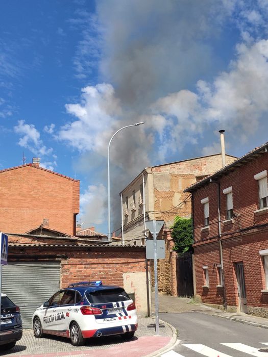 terrible-incendio-puente-castro-leon