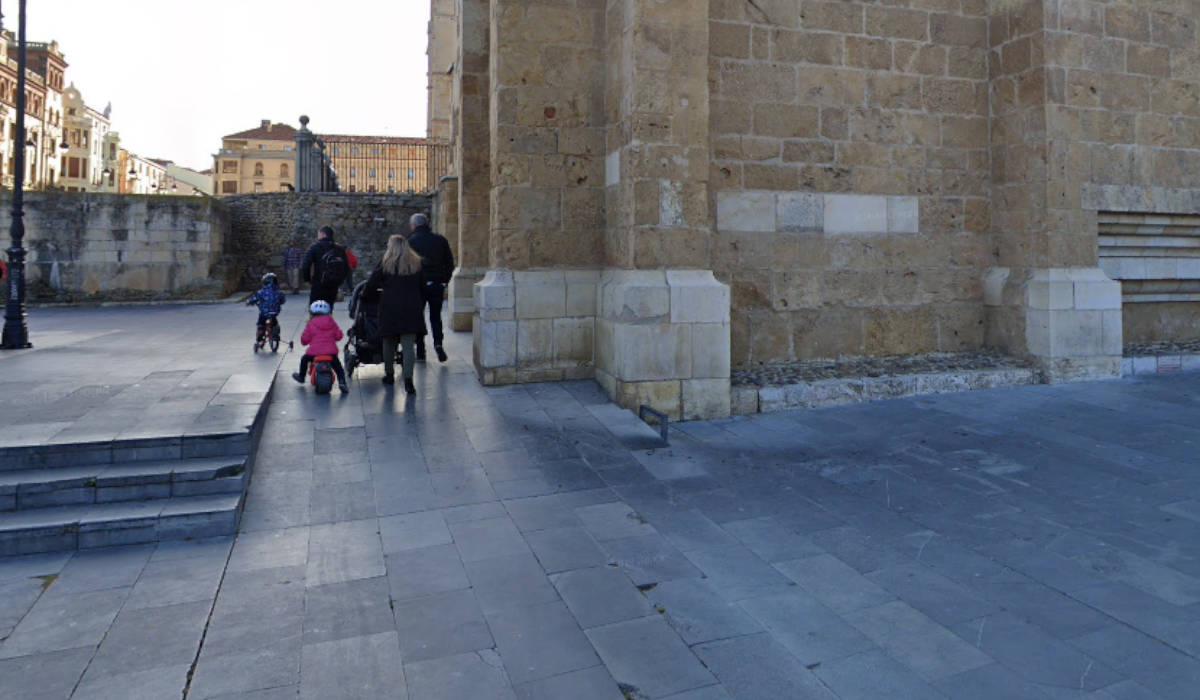 Agredido con arma blanca cerca de la Catedral de León 1