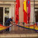La retirada de las banderas LGTBI trae polémica