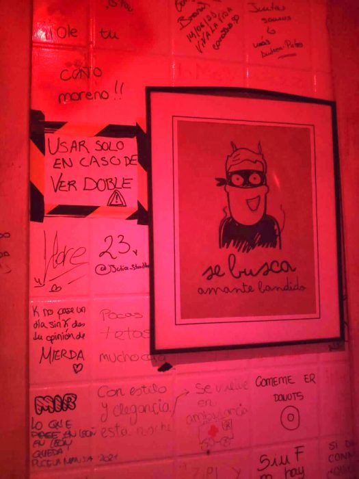 El bar de León donde podrás dejar tu mensaje en la pared 1