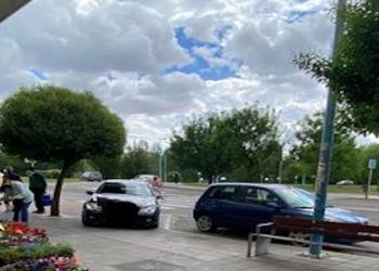 Los vecinos hartos de que los coches aparquen aquí 1