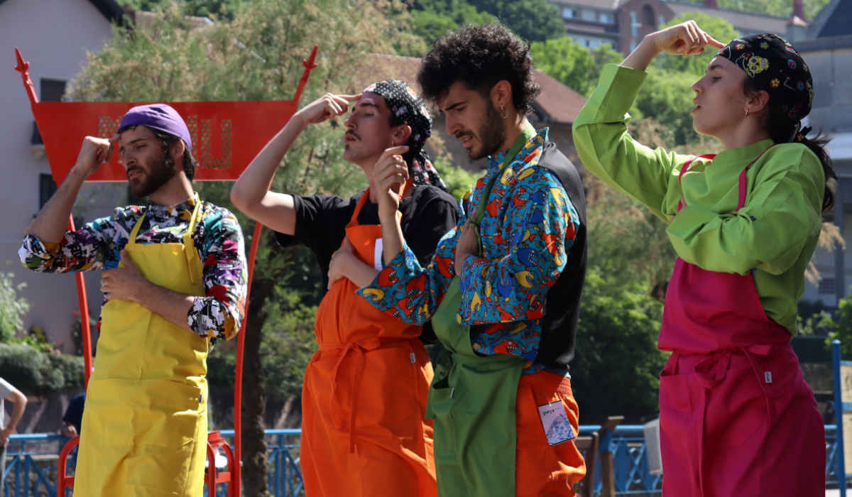 La danza contemporánea llena de ritmo las calles de León