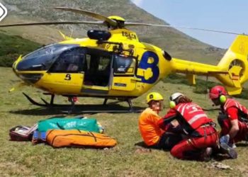 Rescatado en helicóptero tras sufrir una luxación en plena montaña de Lena