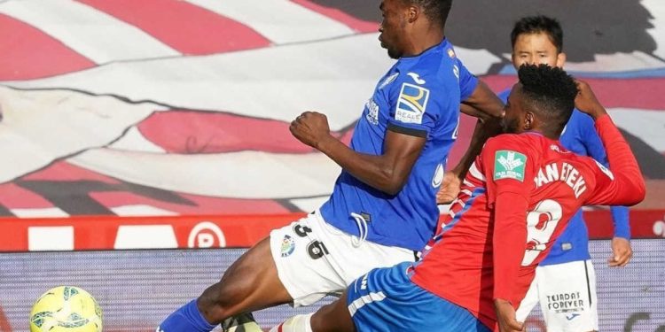 Sabit Abdulai refuerza la medular de la Ponferradina 1