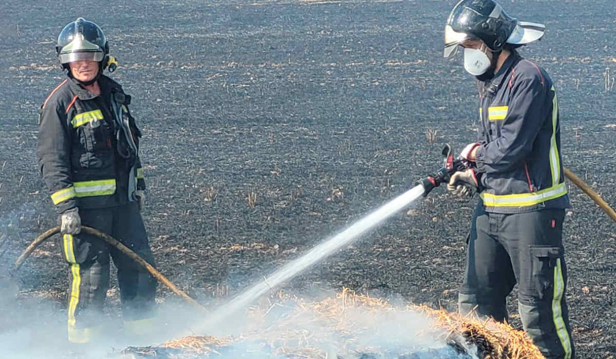 Un incendio en Villamol obliga a intervenir a los bomberos 1