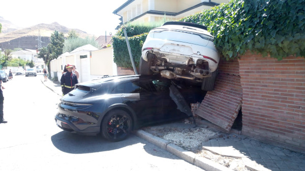 un porsche contra otro porsche