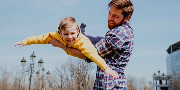 Nuevo permiso laboral permitirá a los padres estar más tiempo con sus hijos 1