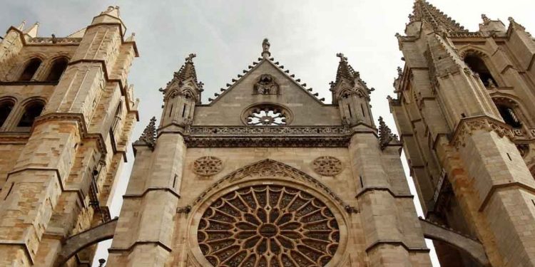 Detalles sobre las futuras proyecciones en la fachada de la Catedral 1