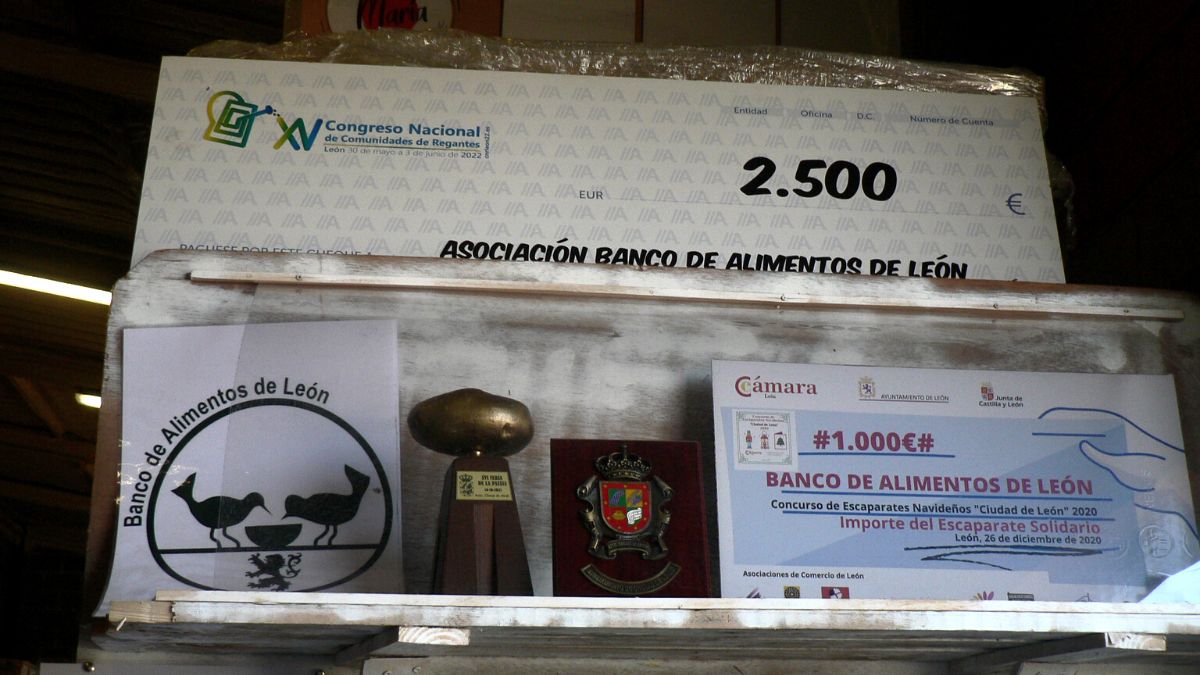 "Cada vez hay más familias necesitadas en León" declaran los voluntarios del Banco de Alimentos 5