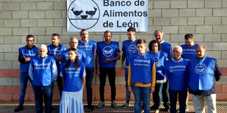 "Cada vez hay más familias necesitadas en León" declaran los voluntarios del Banco de Alimentos 1