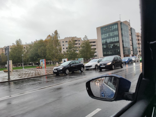 La fuerte lluvia provoca un accidente múltiple en León 2
