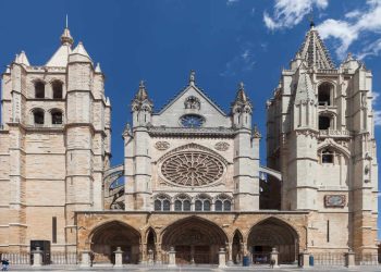 La esencia de Notre Dame en la Catedral de León 2
