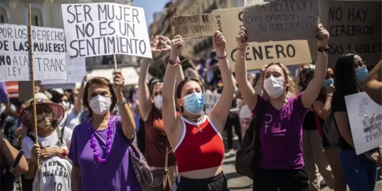 Feministas la dimisión de Irene Montero