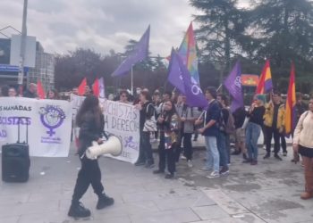 Manifestantes por la expulsión de estudiantes del Colegio Mayor Elías Ahúja