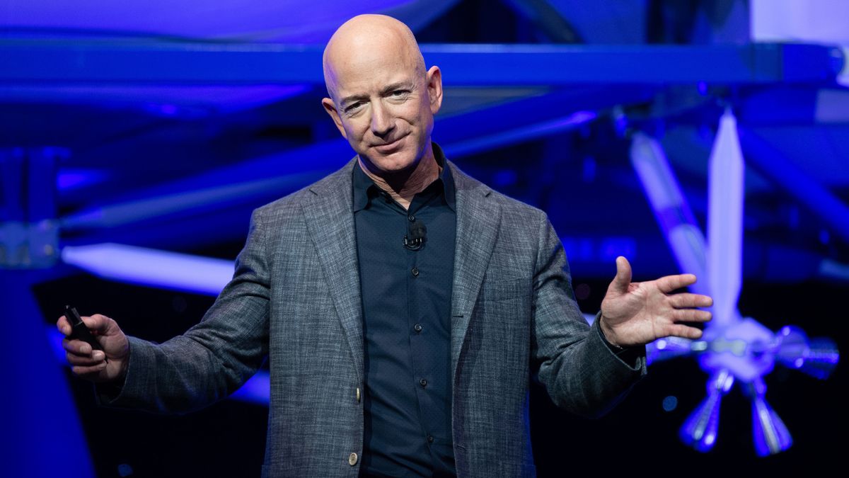 Jeff Bezos recomienda no comprar en el Black Friday por esta razón 1