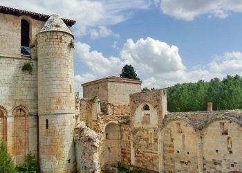 El abandono de los monasterios de Castilla y León al borde de la ruina 1