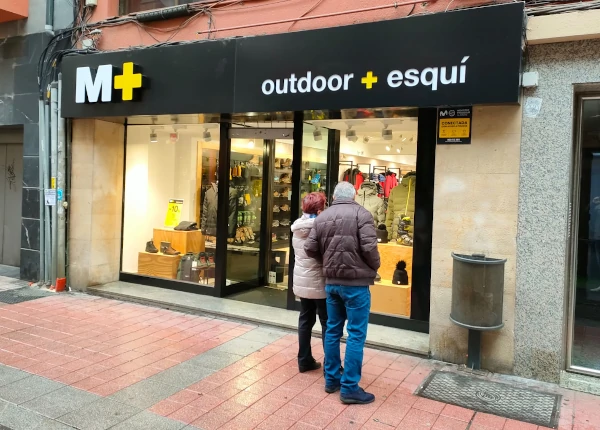 Nueva apertura en el centro de León para amantes del esquí y la montaña 1