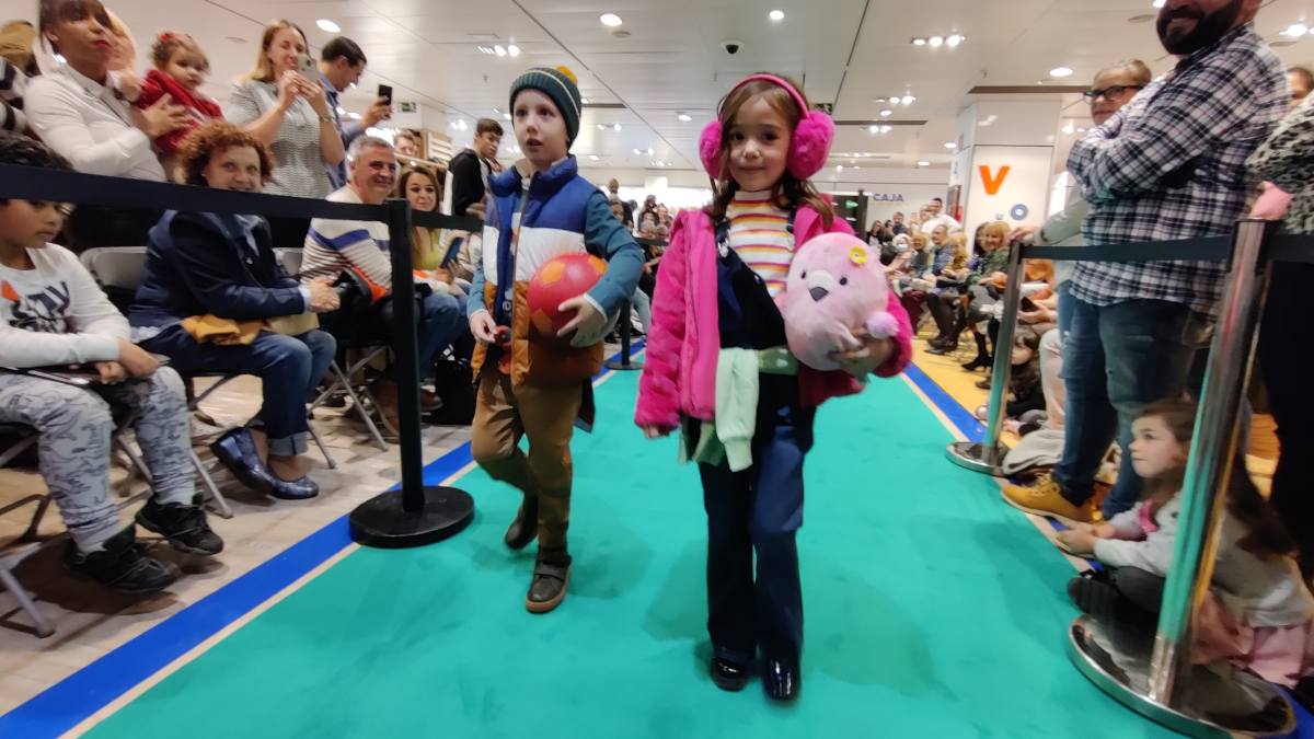 El futuro de la moda leonesa debutó ante 200 personas en el Desfile Infantil de El Corte Inglés 1