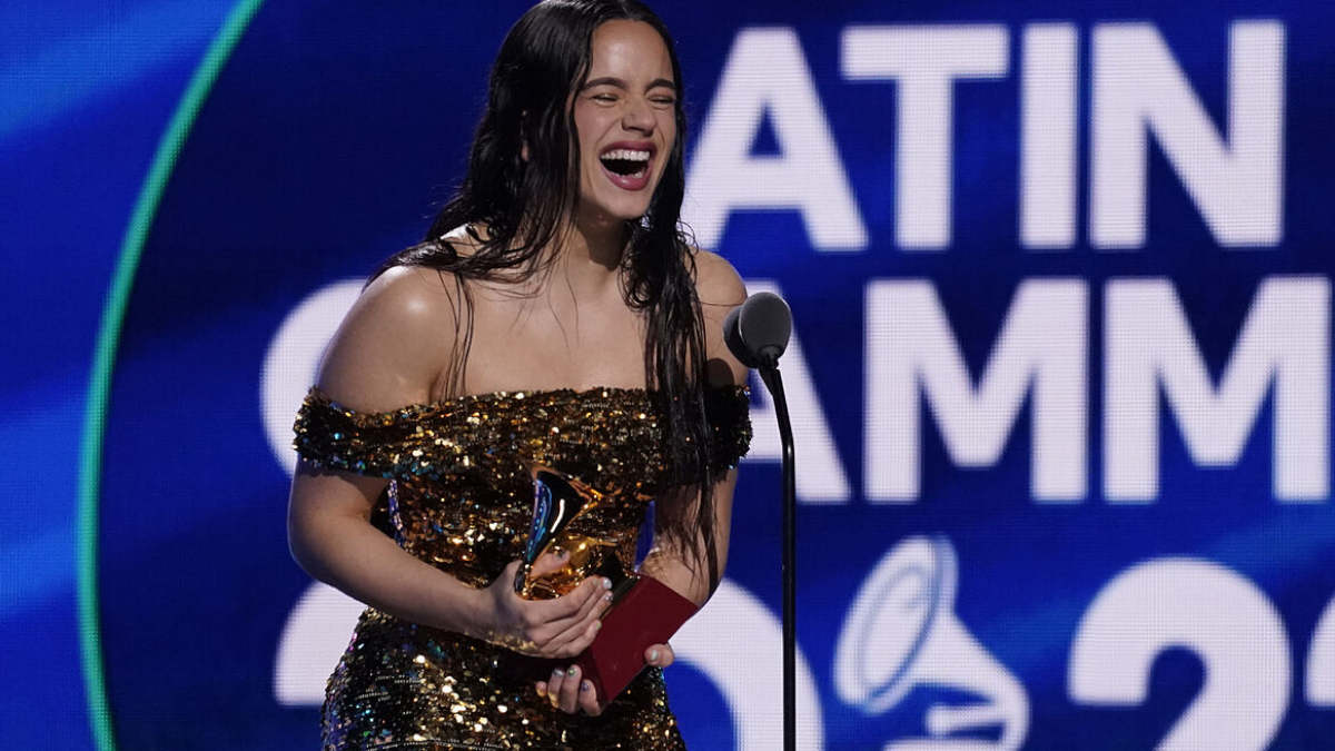 Rosalía hace historia en los Grammy Latinos 2022 1