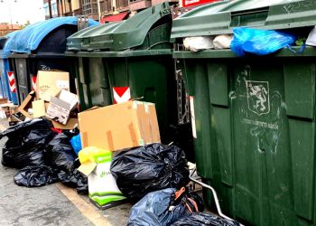 Calles llenas de basura en León