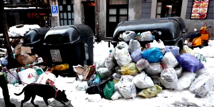 Inicio de la huelga de basuras en León